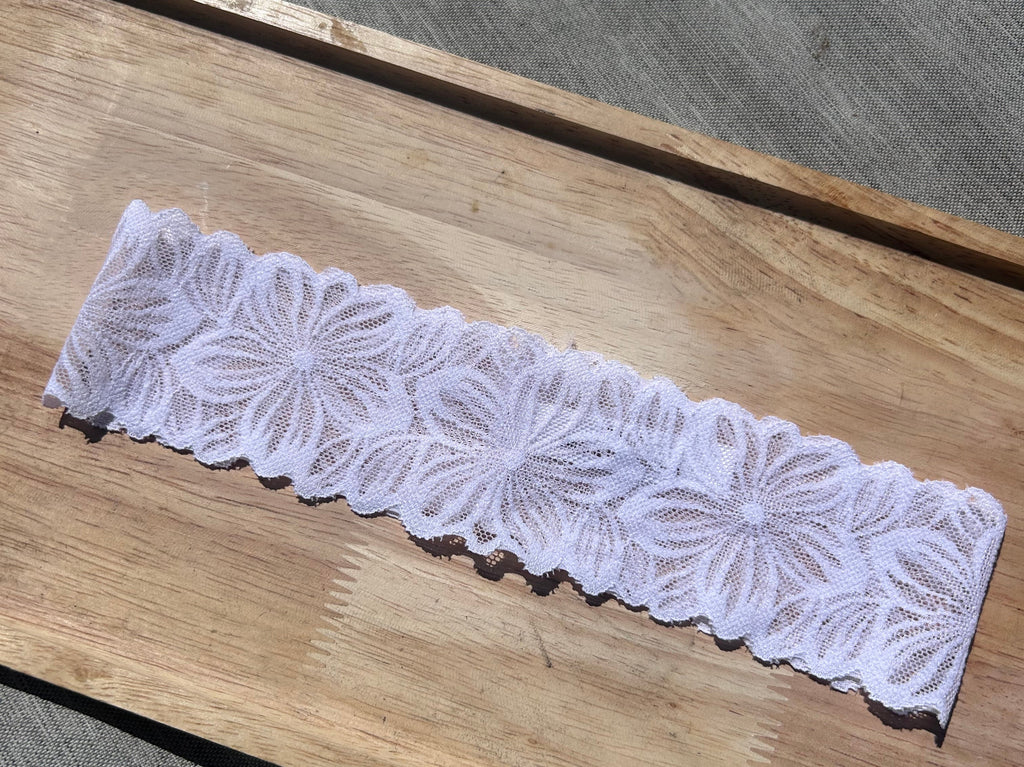Dentelle Fleur blanche