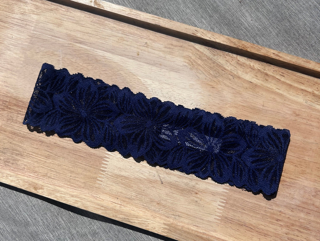 Dentelle Fleur bleu marine